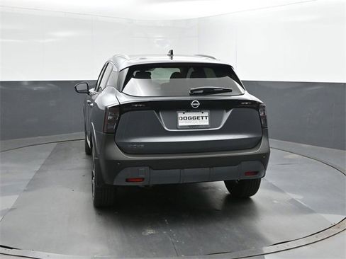 New 2026 Nissan Kicks SV w/ Illumination Package image 8