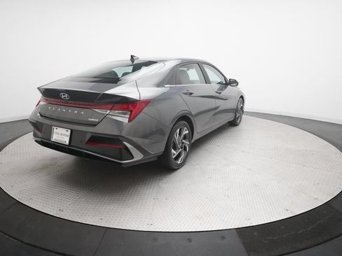 Used 2024 Hyundai Elantra Limited FWD image 13