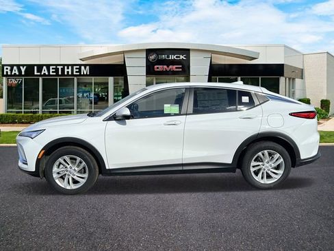 Used 2025 Buick Envista Preferred w/ Convenience I Package image 2