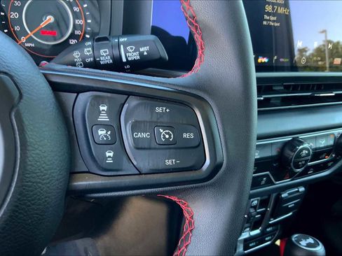 Used 2025 Jeep Wrangler Unlimited Rubicon image 24