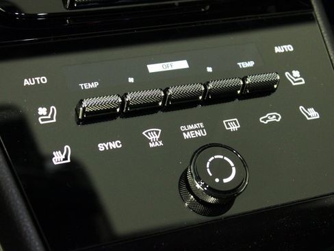 Certified 2025 Porsche Cayenne image 31