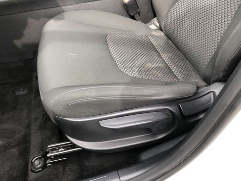 Used 2023 Kia Sportage LX image 14