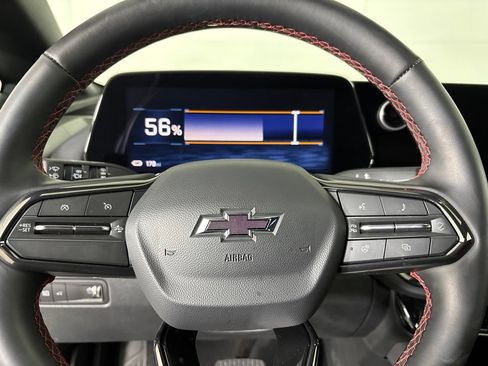 Used 2025 Chevrolet Equinox EV RS FWD image 12