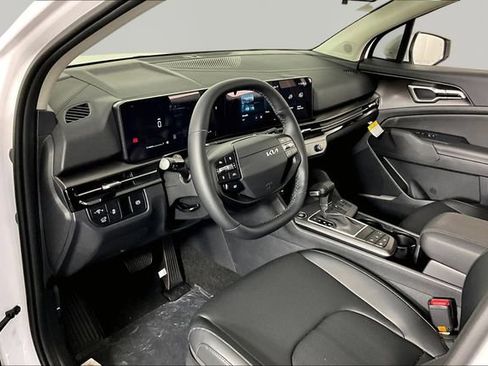 Certified 2026 Kia Sportage EX w/ EX Panorama Roof Package FWD image 7