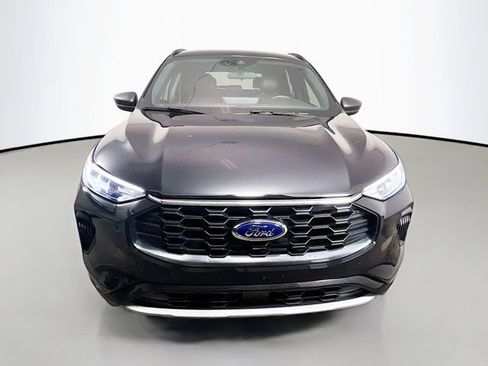 Used 2023 Ford Escape ST-Line w/ Tech Pack #1 FWD image 2