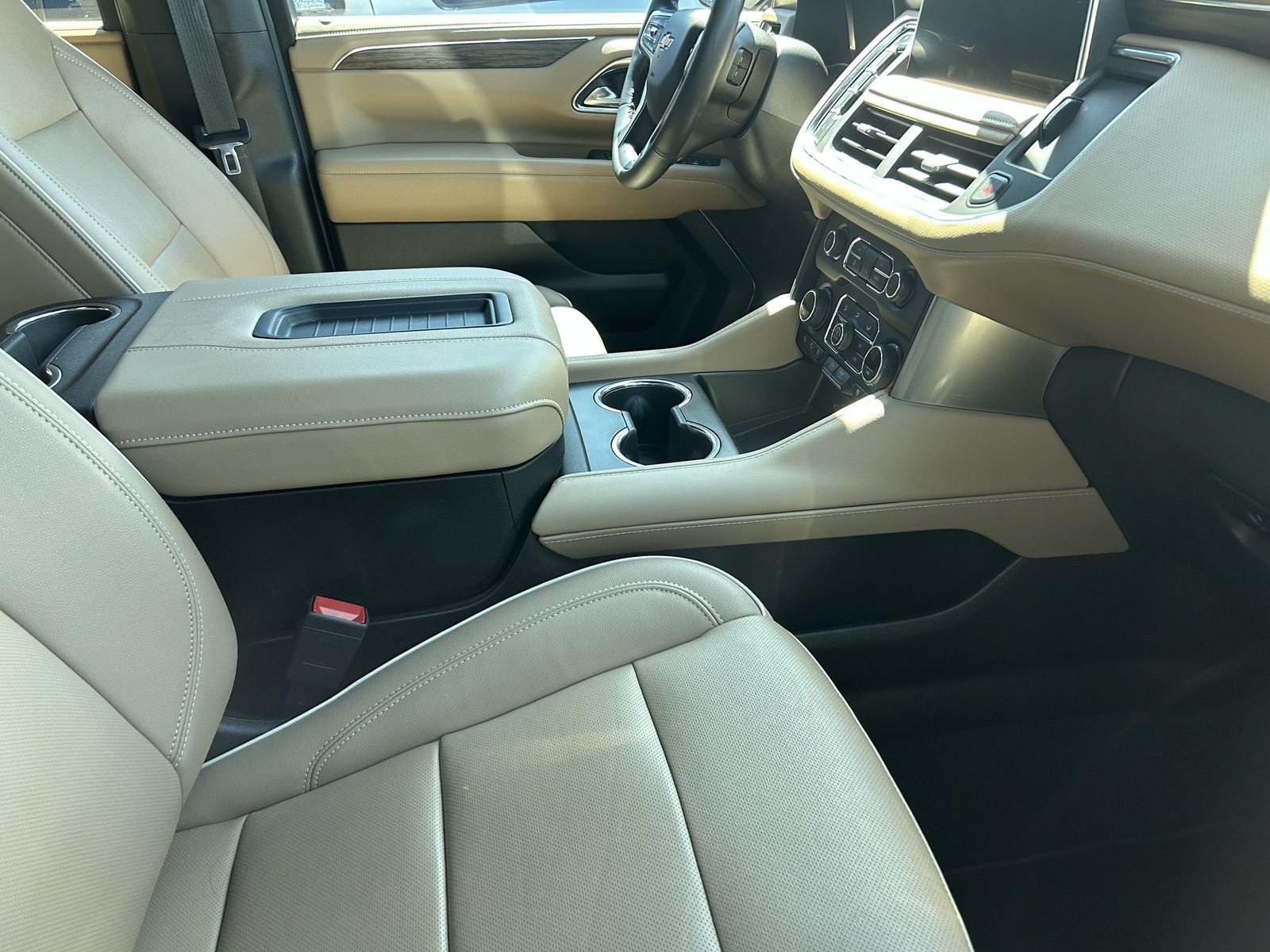 Used 2023 Chevrolet Suburban Premier AWD/4WD image 11