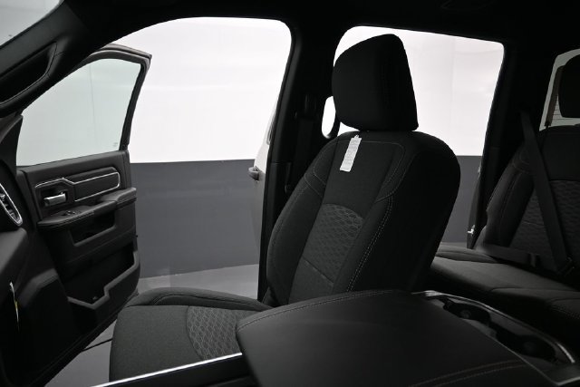 New 2026 RAM 3500 Big Horn AWD/4WD image 29