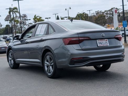 Used 2024 Volkswagen Jetta SE FWD image 11