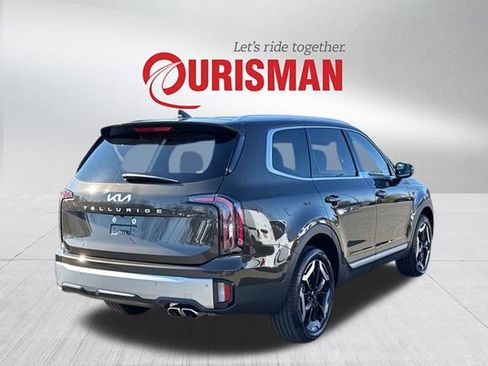 Used 2023 Kia Telluride EX w/ EX Captain's Chair Package image 2