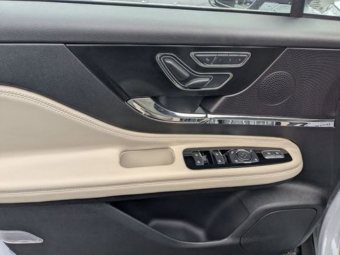 Used 2025 Lincoln Corsair FWD w/ Equipment Group 101A image 8