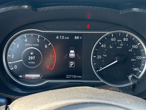 Used 2025 Nissan Versa SV FWD image 36