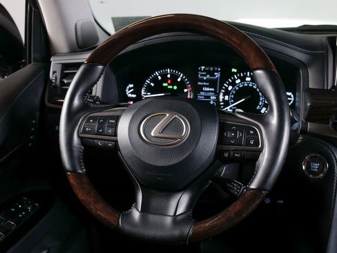 Used 2018 Lexus LX 570 4WD image 15