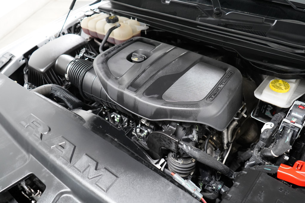 Used 2025 RAM 1500 Laramie w/ Night Edition AWD/4WD image 34