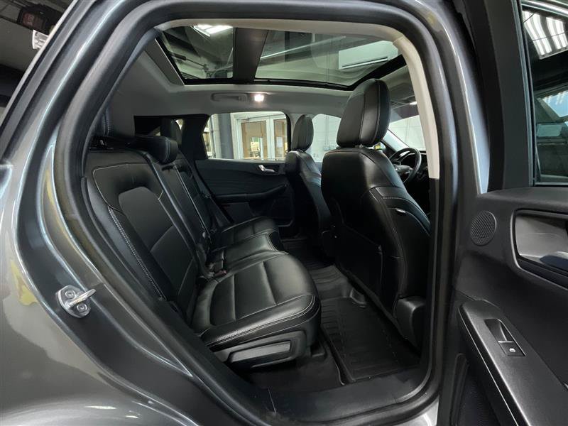 Used 2022 Ford Escape SEL w/ Technology Package FWD image 28