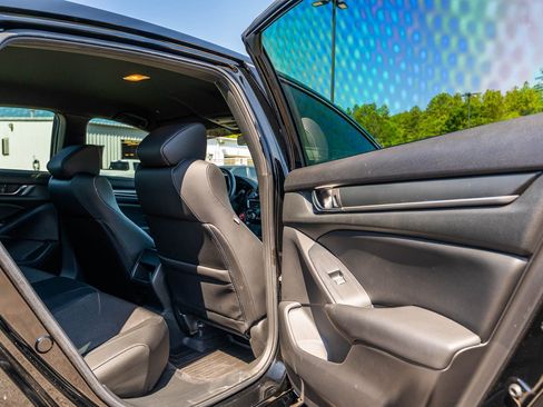 Used 2020 Honda Accord Sport image 14
