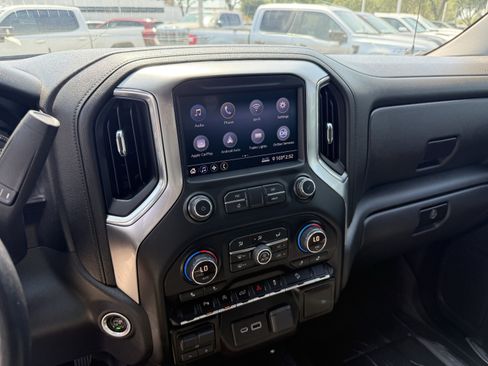 Used 2019 Chevrolet Silverado 1500 LT Trail Boss w/ Convenience Package AWD/4WD image 19