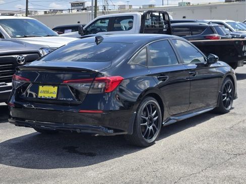 Used 2022 Honda Civic Touring image 8