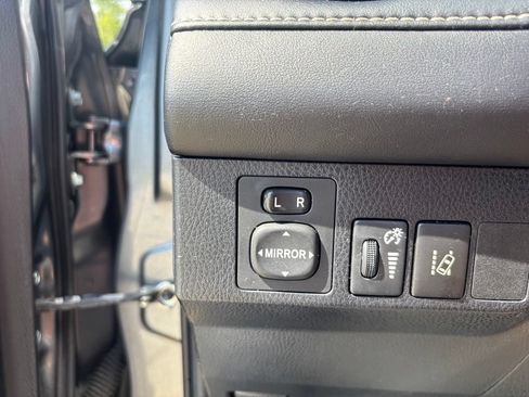 Used 2017 Toyota RAV4 Limited FWD image 27