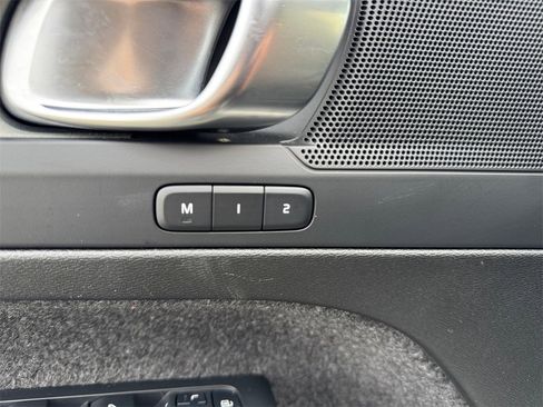 Certified 2025 Volvo XC40 B5 Plus image 12