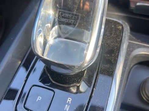 Used 2023 Volvo XC60 B5 Ultimate w/ Climate Package image 17