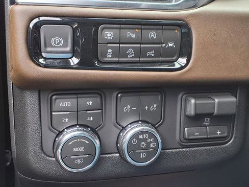 New 2026 GMC Yukon Denali Ultimate AWD/4WD image 15
