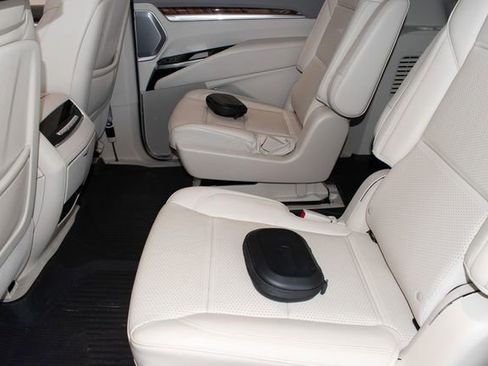 Used 2025 Cadillac Escalade ESV Sport Platinum w/ LPO, Floor Liner Package AWD/4WD image 19