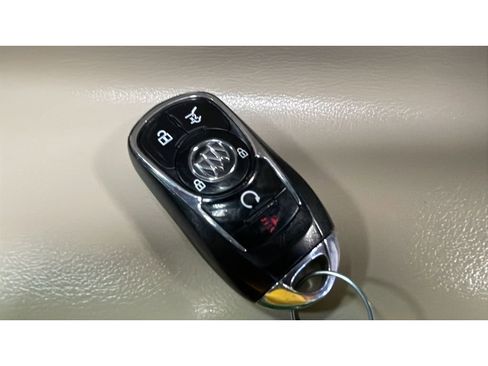 Used 2018 Buick Enclave Essence FWD image 21