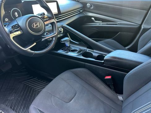 Used 2024 Hyundai Elantra SEL w/ Convenience Package image 10