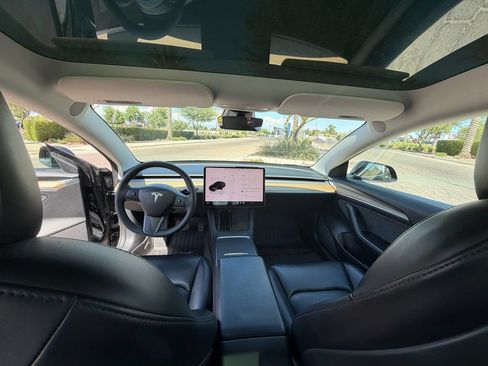 Used 2022 Tesla Model 3 Long Range AWD/4WD image 11