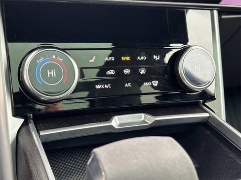 Used 2023 Land Rover Range Rover SE image 26