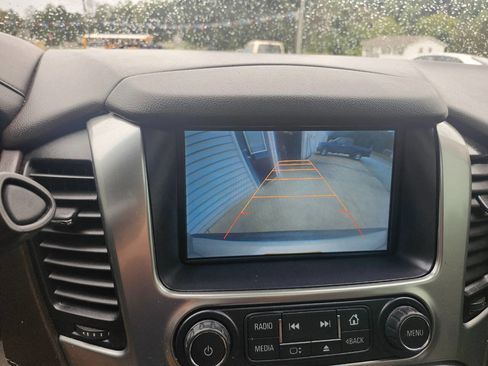 Used 2015 Chevrolet Suburban LT image 28