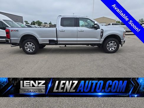 Used 2023 Ford F350 Lariat w/ Lariat Ultimate Package AWD/4WD image 1