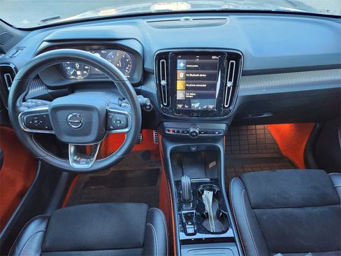 Used 2020 Volvo XC40 T5 R-Design w/ Protection Package Premier image 13