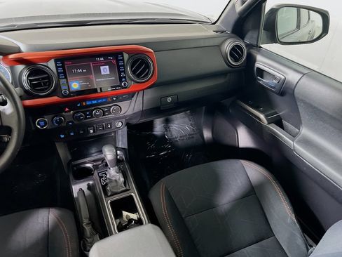 Certified 2020 Toyota Tacoma TRD Off-Road w/ Technology Package AWD/4WD image 20