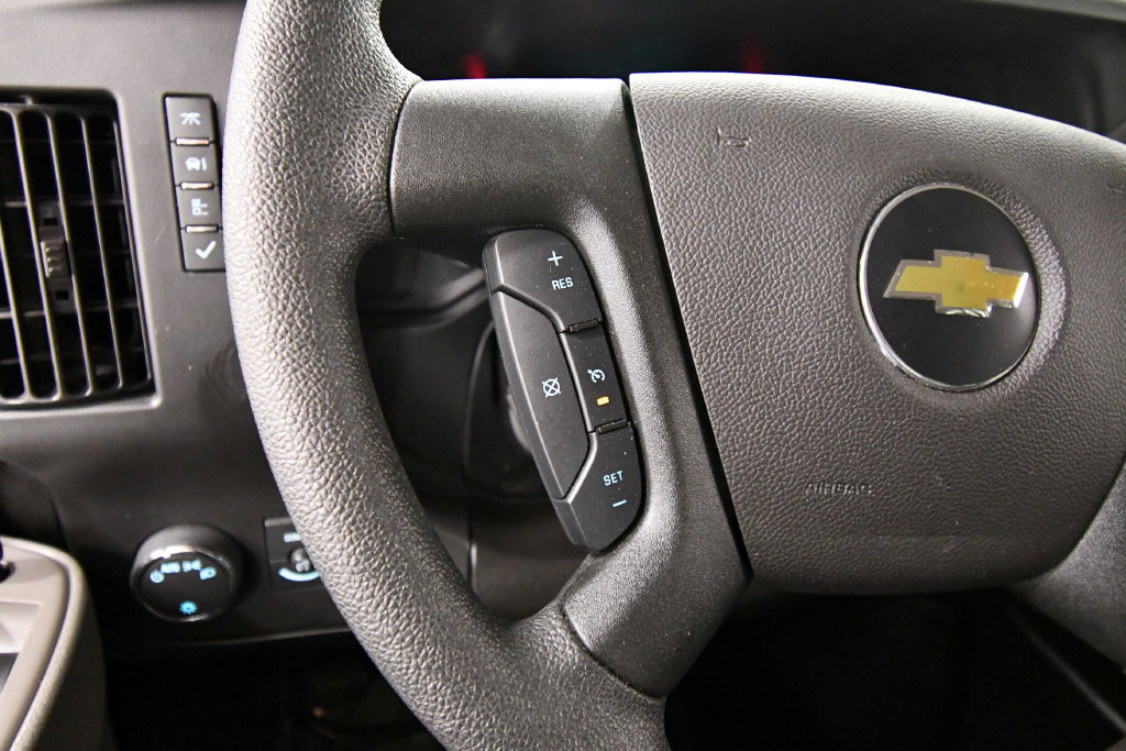 Used 2025 Chevrolet Express 3500 LS RWD image 17