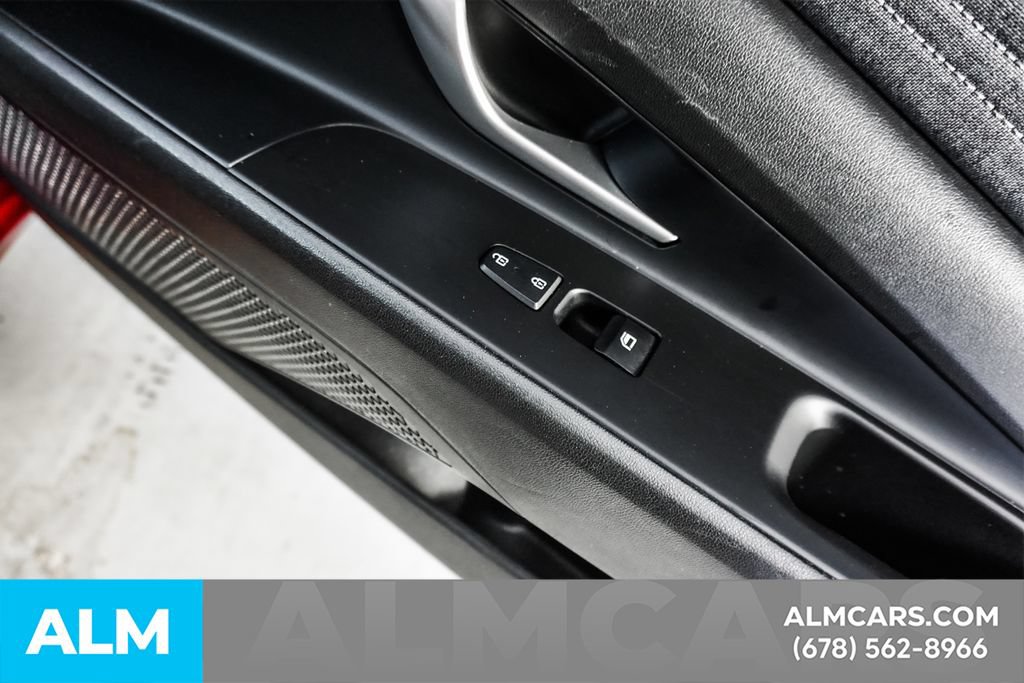 Used 2025 Hyundai Elantra Limited FWD image 43