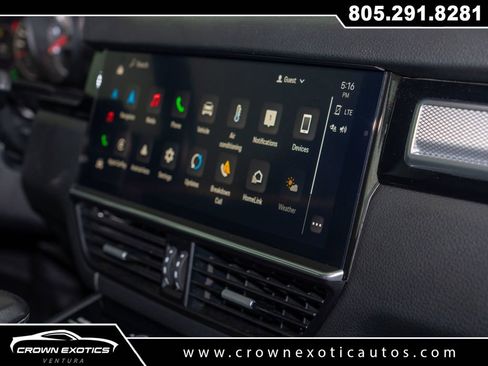 Used 2023 Porsche Cayenne Platinum Edition image 53