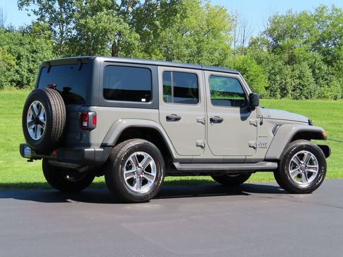 Certified 2018 Jeep Wrangler Unlimited Sahara AWD/4WD image 3