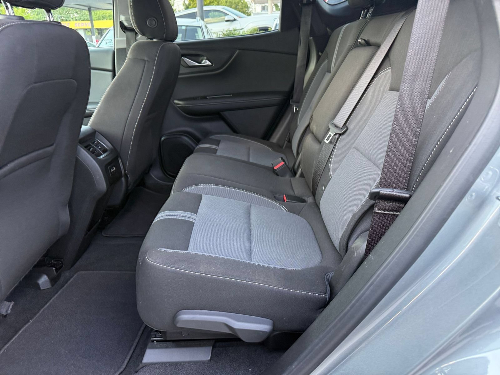 Used 2025 Chevrolet Blazer LT FWD image 26