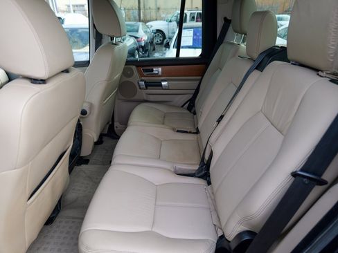 Used 2016 Land Rover LR4 HSE LUX image 28