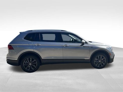 Used 2022 Volkswagen Tiguan SE image 6