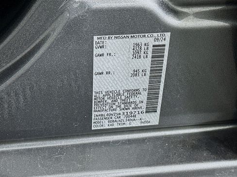 Used 2025 Nissan Altima 2.5 SV FWD image 12