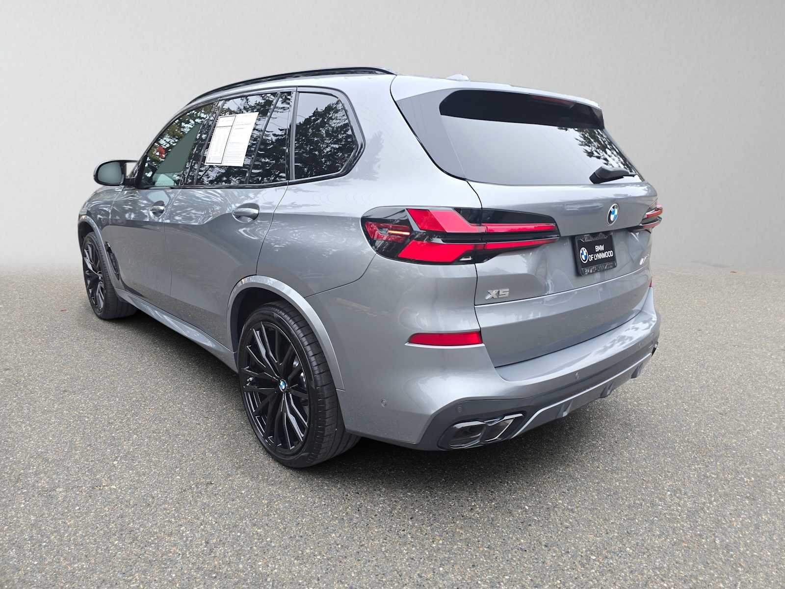 Used 2025 BMW X5 M60i AWD/4WD image 5