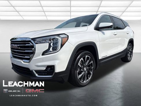 Used 2023 GMC Terrain SLT w/ Infotainment Package II AWD/4WD image 8