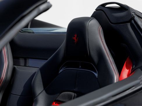 Used 2022 Ferrari SF90 Spider image 11