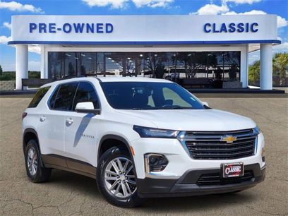 Used 2023 Chevrolet Traverse LT