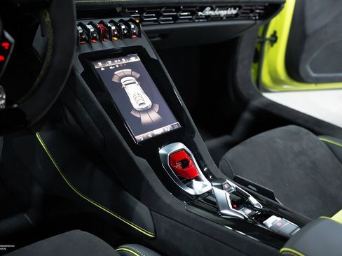 Used 2024 Lamborghini Huracan Sterrato image 28