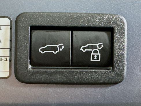 Used 2024 Toyota Corolla Cross XSE w/ Convenience Package image 30