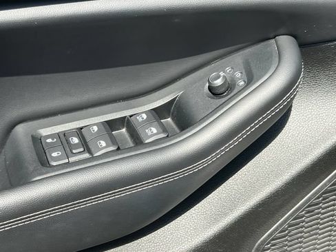 Used 2023 Jeep Grand Cherokee L Limited AWD/4WD image 18