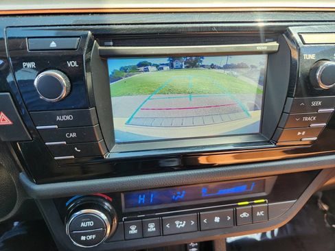 Used 2015 Toyota Corolla LE FWD image 40